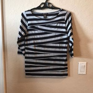 Linda Matthews New York black and Gray top
